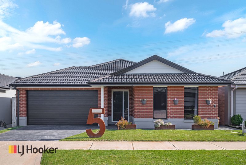 5 Ginger Crescent, Mickleham VIC 3064