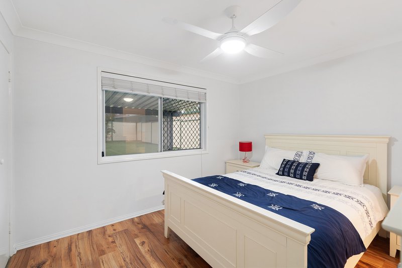 Photo - 5 Gingko Crescent, Regents Park QLD 4118 - Image 9