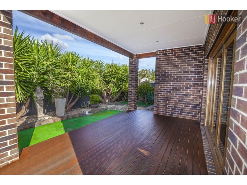 Photo - 5 Gippsland Way, Craigieburn VIC 3064 - Image 14