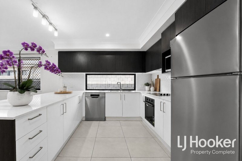 Photo - 5 Girramay Street, Yarrabilba QLD 4207 - Image 4