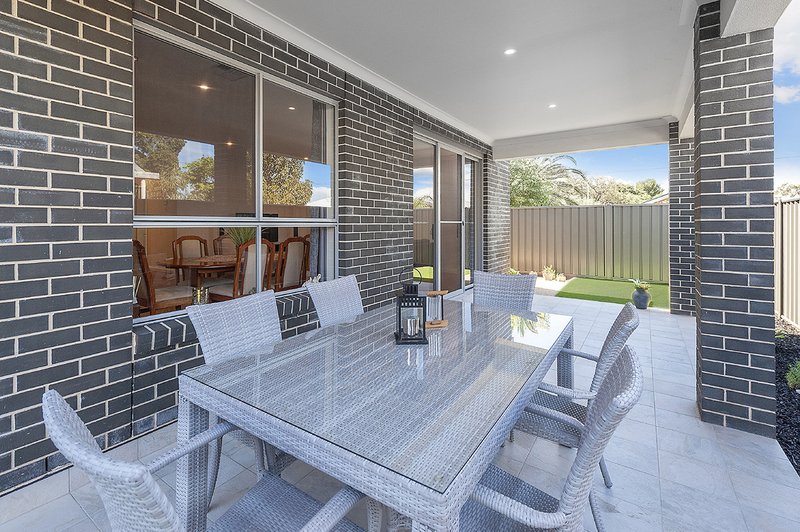 Photo - 5 Glanton Crescent, Windsor Gardens SA 5087 - Image 4