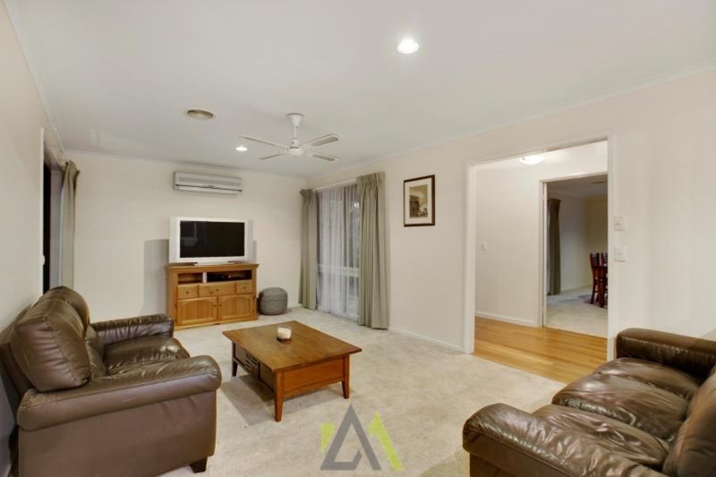 Photo - 5 Glazebury Court, Langwarrin VIC 3910 - Image 2