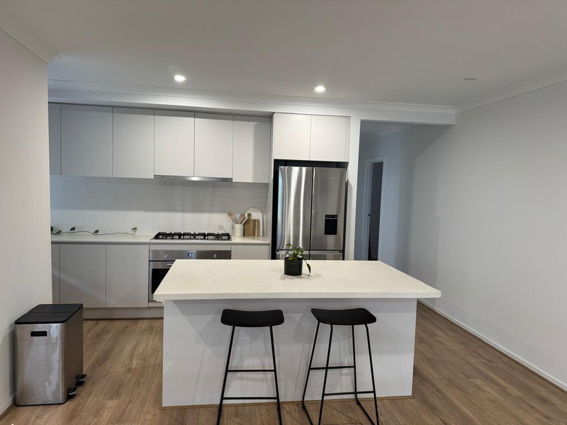 Photo - 5 Glenard Avenue, Strathtulloh VIC 3338 - Image 5