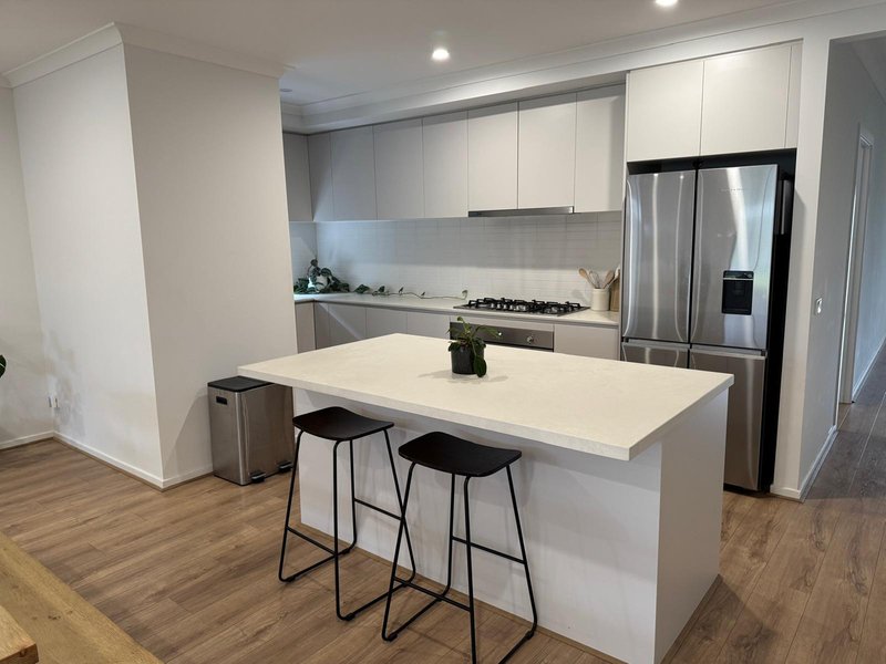 Photo - 5 Glenard Avenue, Strathtulloh VIC 3338 - Image 6