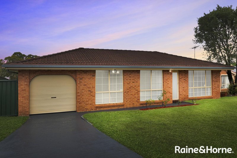 5 Glenella Way, Minto NSW 2566