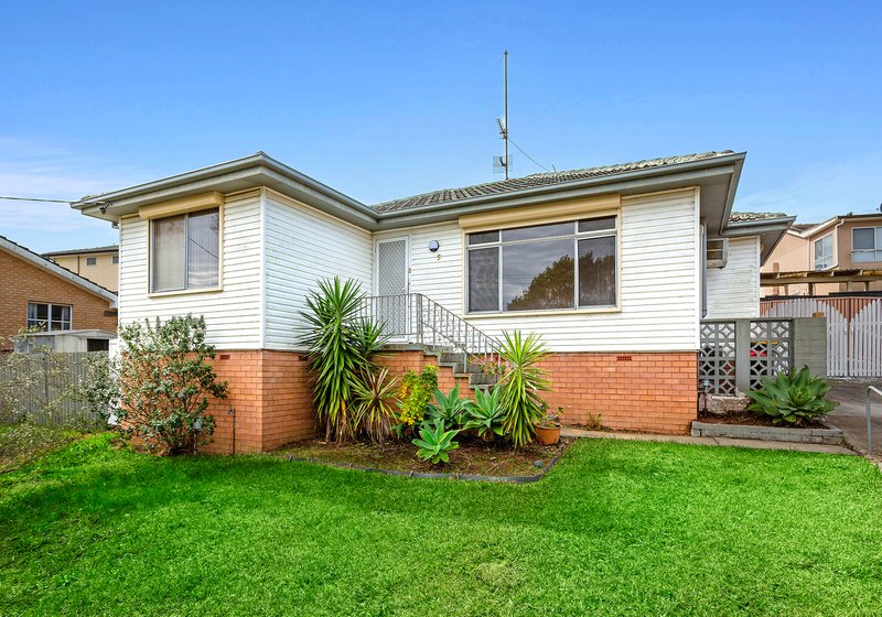 5 Glenview Street, Dapto NSW 2530