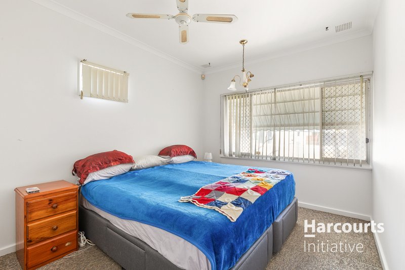 Photo - 5 Goodall Street, Cloverdale WA 6105 - Image 11