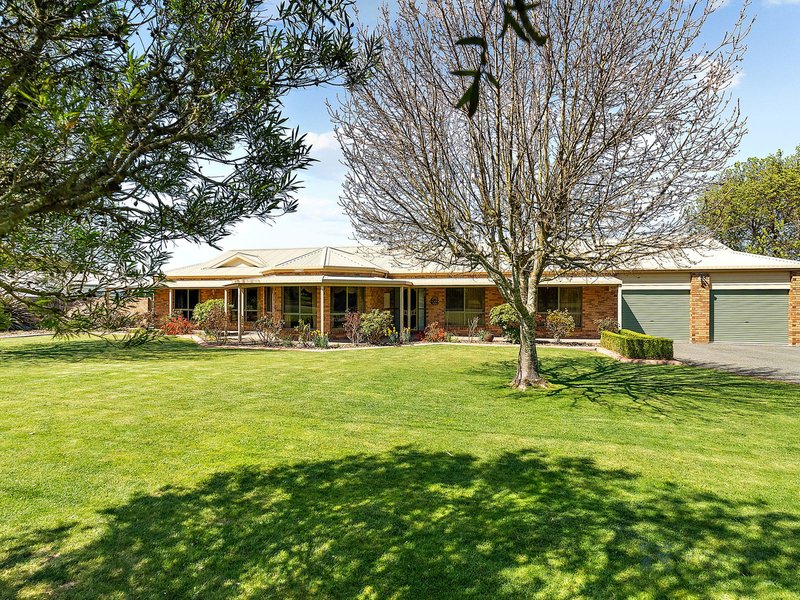 Photo - 5 Gorong Street, Ballan VIC 3342 - Image 2