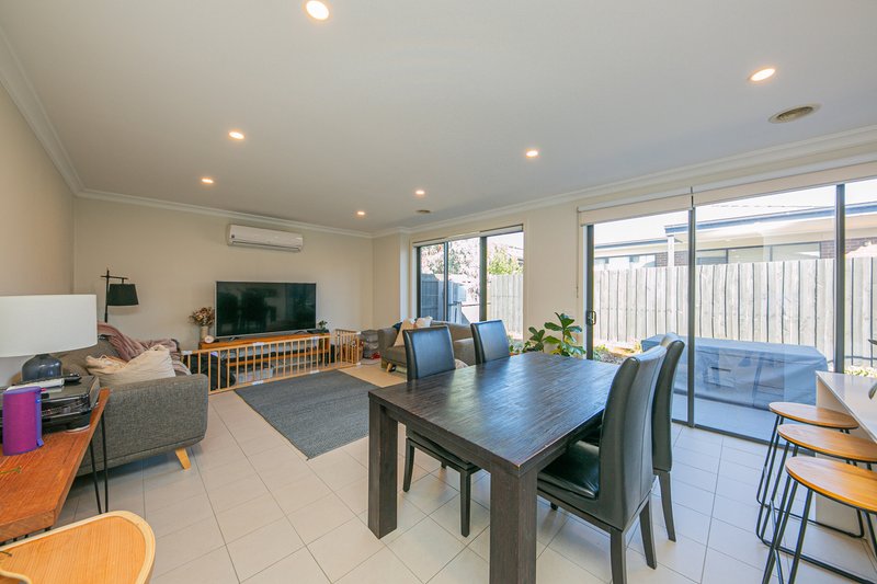 Photo - 5 Goshawk Street, Narre Warren VIC 3805 - Image 4