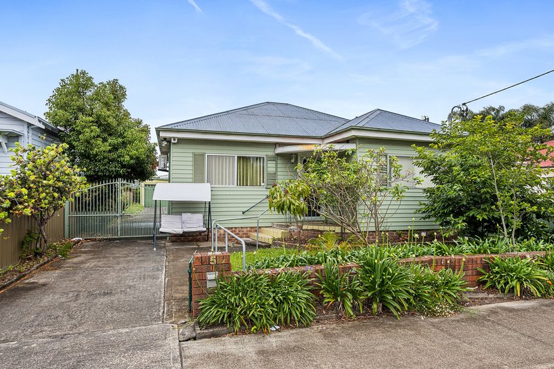 5 Grace Street, Unanderra NSW 2526