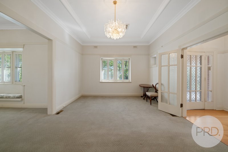 Photo - 5 Grandview Avenue, Turvey Park NSW 2650 - Image 7