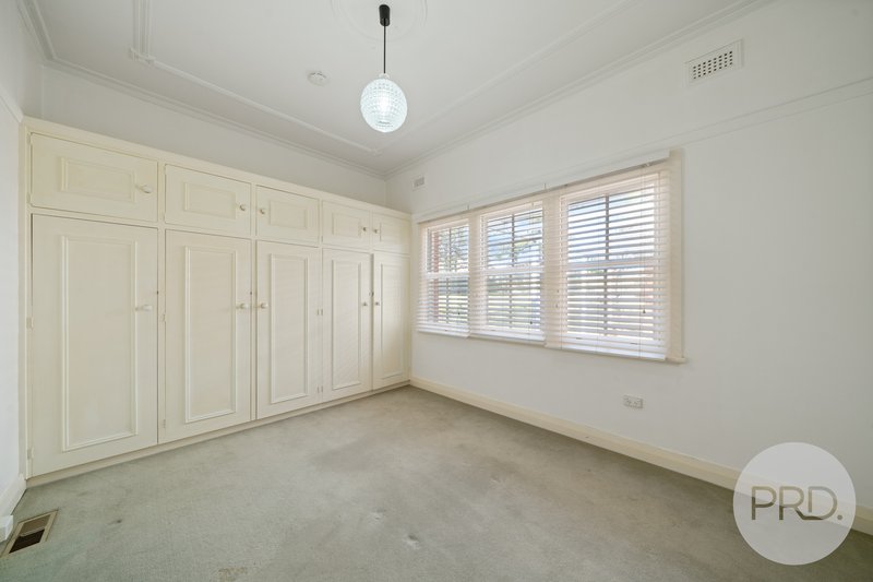 Photo - 5 Grandview Avenue, Turvey Park NSW 2650 - Image 12