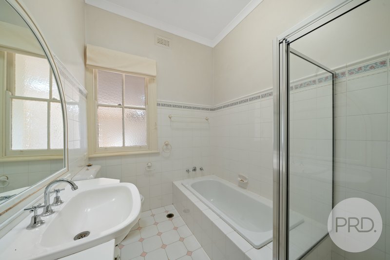 Photo - 5 Grandview Avenue, Turvey Park NSW 2650 - Image 16