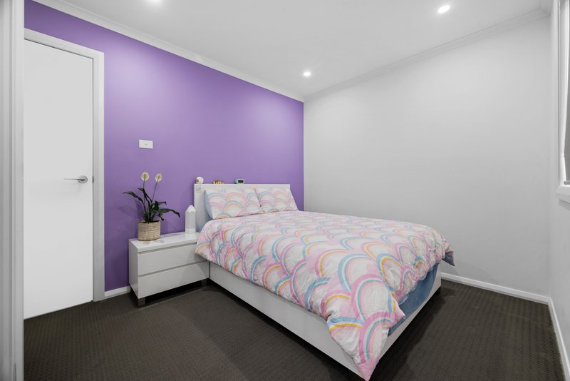 Photo - 5 Grantham Crescent, Denham Court NSW 2565 - Image 6