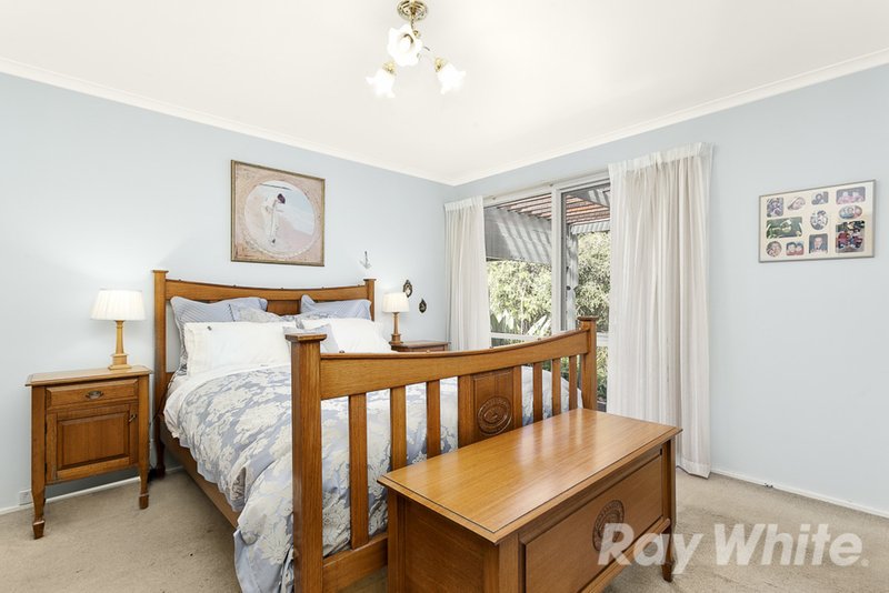 Photo - 5 Grantley Drive, Glen Waverley VIC 3150 - Image 7