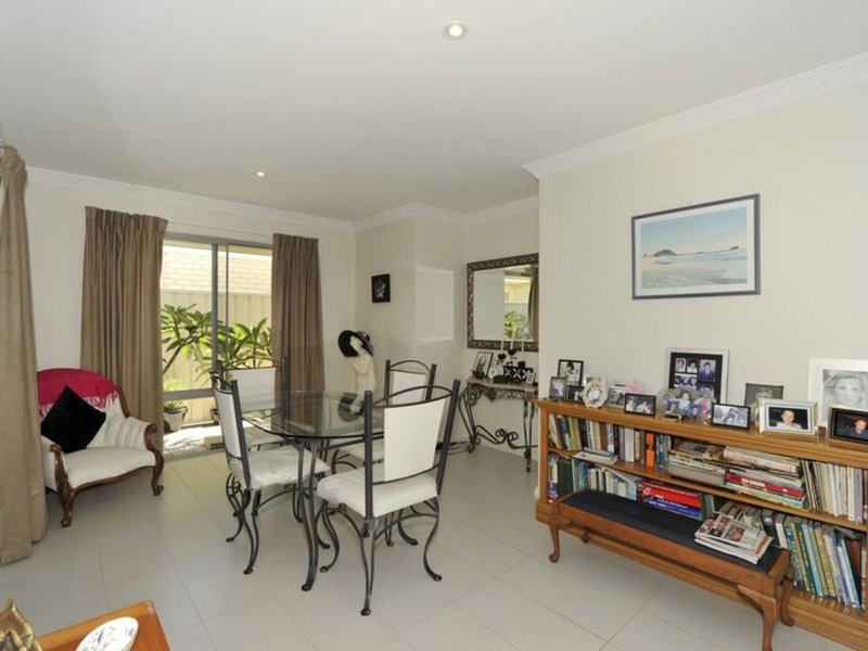 Photo - 5 Grasstree Road, Wannanup WA 6210 - Image 15