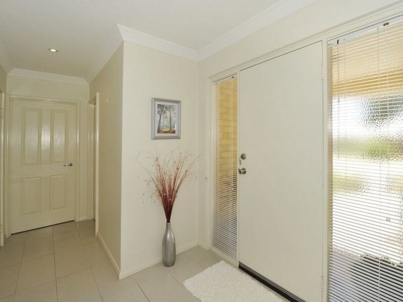 Photo - 5 Grasstree Road, Wannanup WA 6210 - Image 16