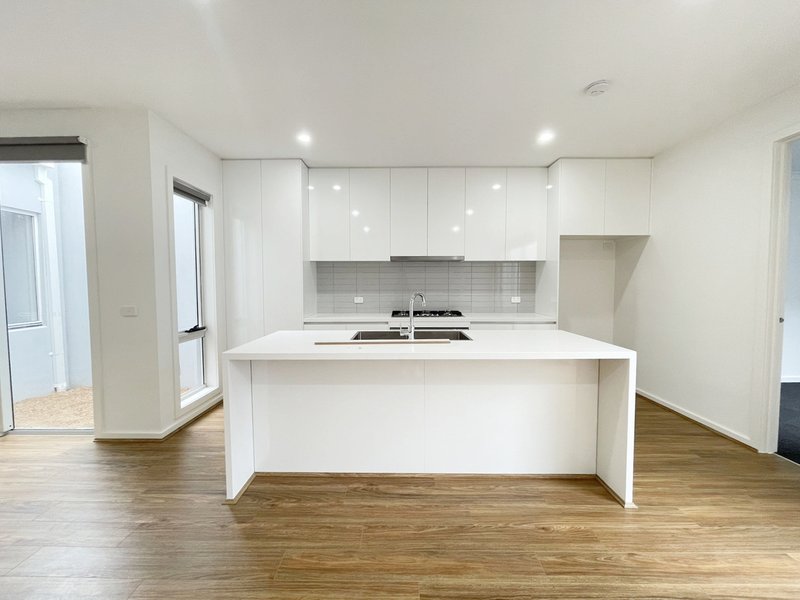 Photo - 5 Grazing Road, Weir Views VIC 3338 - Image 4