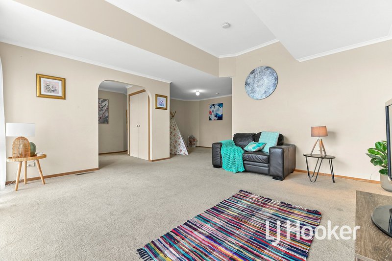 Photo - 5 Greaves Court, Pakenham VIC 3810 - Image 7