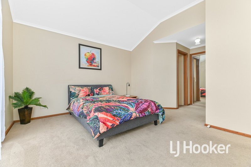 Photo - 5 Greaves Court, Pakenham VIC 3810 - Image 10