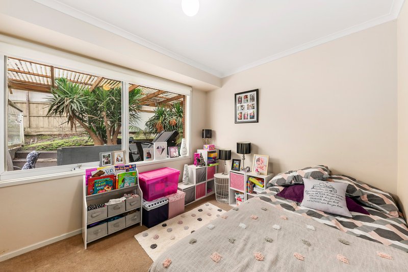 Photo - 5 Greengable Court, Croydon Hills VIC 3136 - Image 7