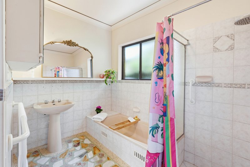 Photo - 5 Greensview Road, Banksia Park SA 5091 - Image 9