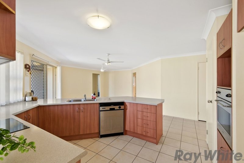 Photo - 5 Greenway Place, Deception Bay QLD 4508 - Image 4