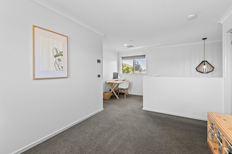 Photo - 5 Grindall Way, Point Cook VIC 3030 - Image 12
