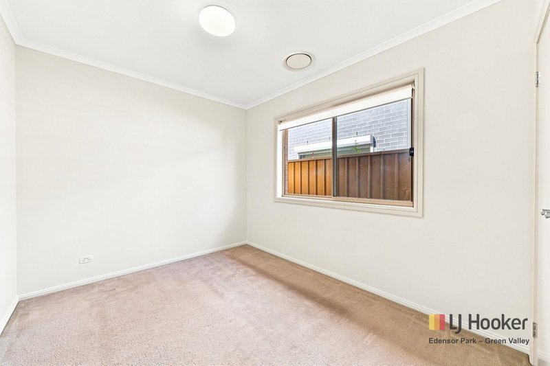 Photo - 5 Gropler Avenue, Middleton Grange NSW 2171 - Image 8