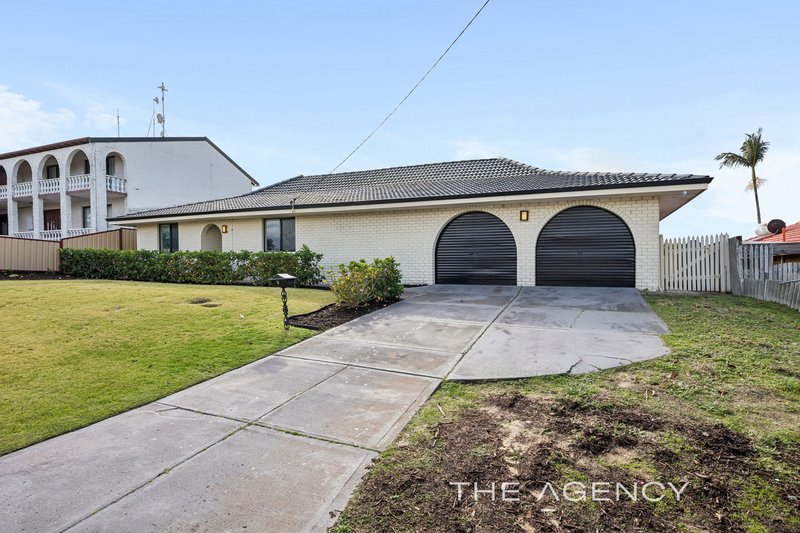 Photo - 5 Gunn Court, Thornlie WA 6108 - Image 2