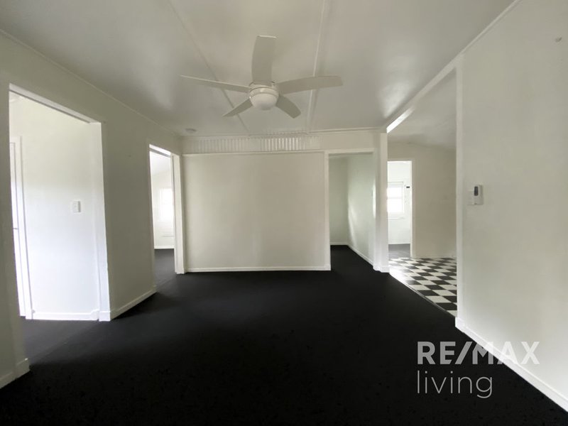 Photo - 5 Hall Avenue, Bongaree QLD 4507 - Image 5