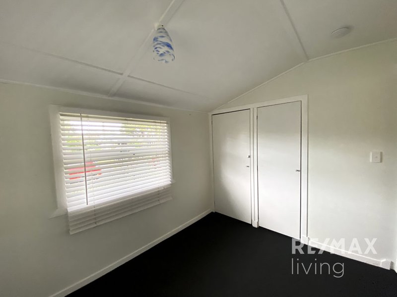 Photo - 5 Hall Avenue, Bongaree QLD 4507 - Image 7