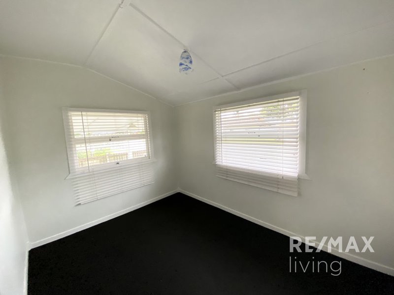 Photo - 5 Hall Avenue, Bongaree QLD 4507 - Image 6