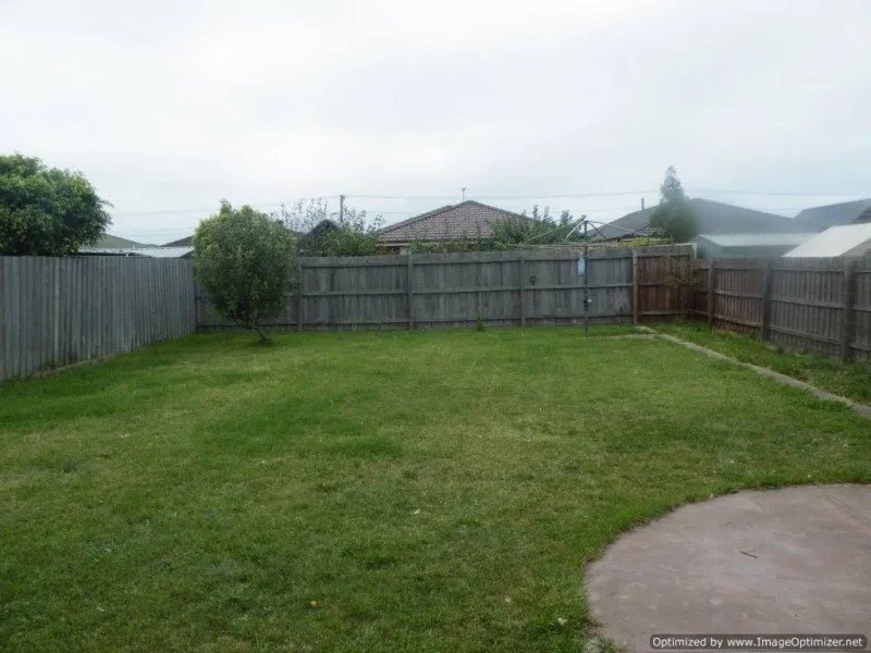 Photo - 5 Hammond Court, Altona Meadows VIC 3028 - Image 7