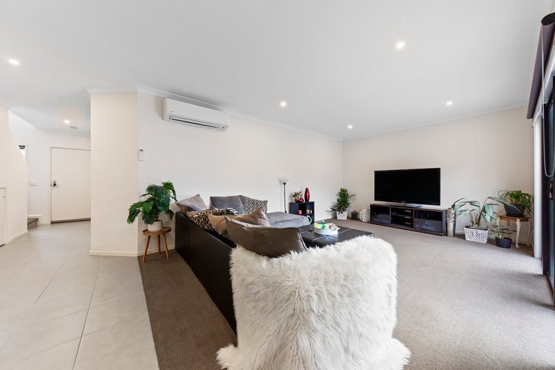 Photo - 5 Hammond Crescent, Officer VIC 3809 - Image 6