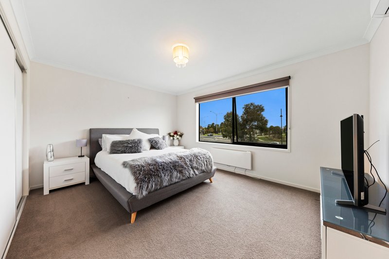 Photo - 5 Hammond Crescent, Officer VIC 3809 - Image 12
