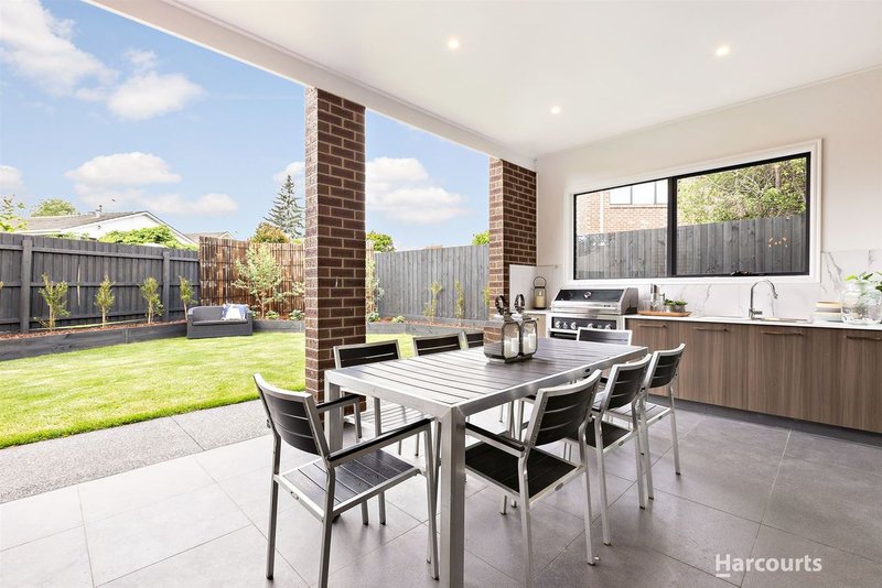 Photo - 5 Harber Court, Glen Waverley VIC 3150 - Image 4