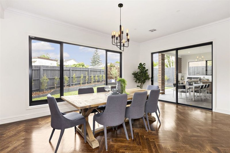 Photo - 5 Harber Court, Glen Waverley VIC 3150 - Image 5