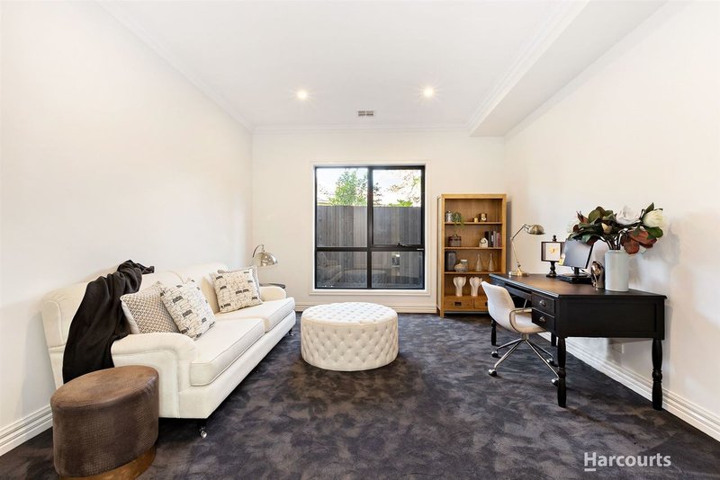 Photo - 5 Harber Court, Glen Waverley VIC 3150 - Image 8