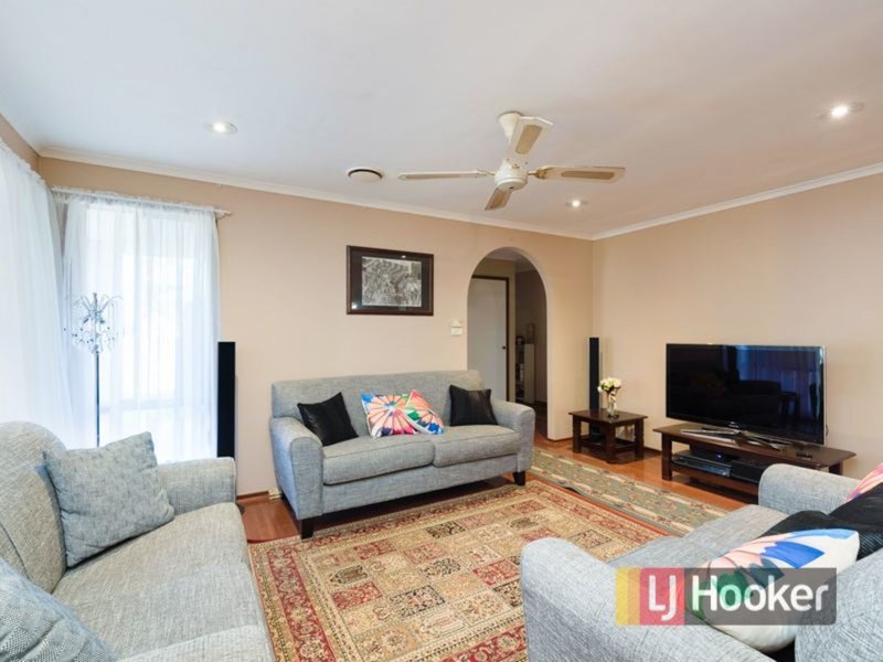 Photo - 5 Harbury Mews, Hampton Park VIC 3976 - Image 3