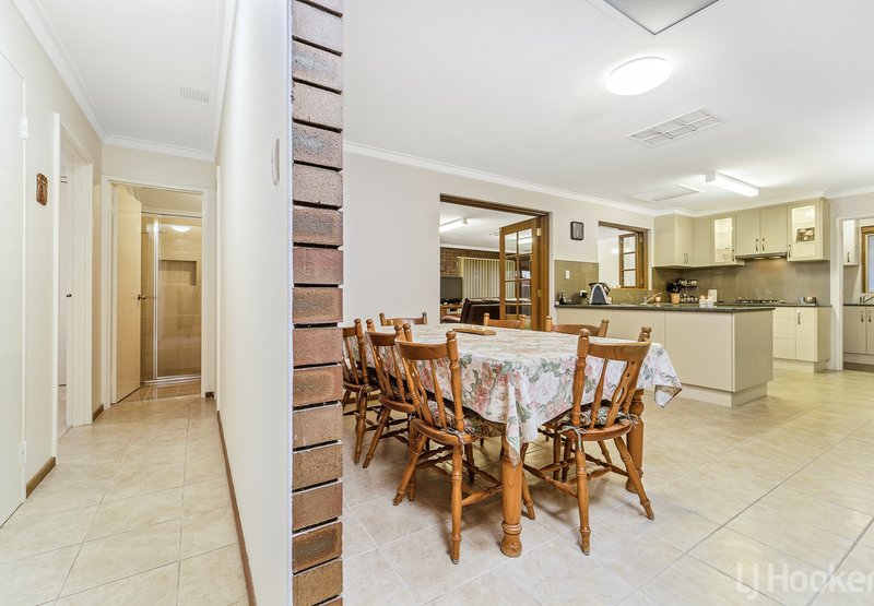 Photo - 5 Hargrave Drive, Thornlie WA 6108 - Image 8