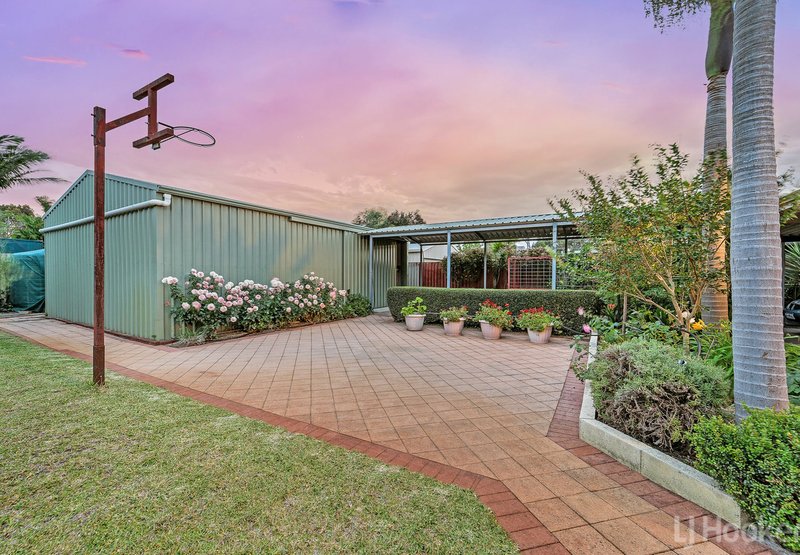 Photo - 5 Hargrave Drive, Thornlie WA 6108 - Image 14