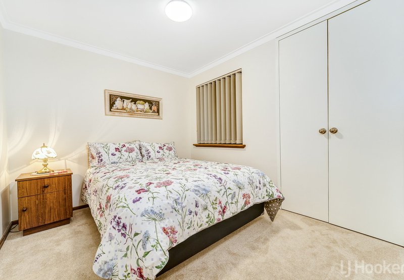 Photo - 5 Hargrave Drive, Thornlie WA 6108 - Image 17