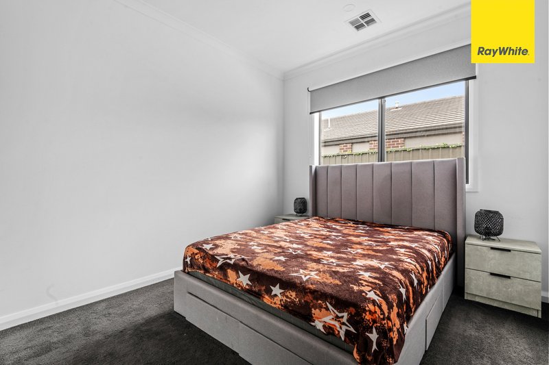 Photo - 5 Hattersley Street, Strathtulloh VIC 3338 - Image 16