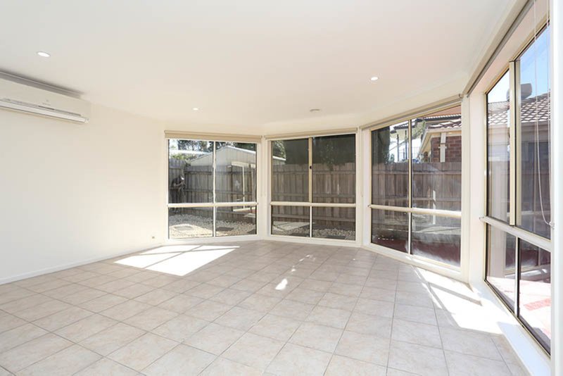 Photo - 5 Hawker Avenue, Roxburgh Park VIC 3064 - Image 4