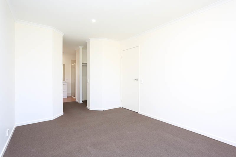 Photo - 5 Hawker Avenue, Roxburgh Park VIC 3064 - Image 6