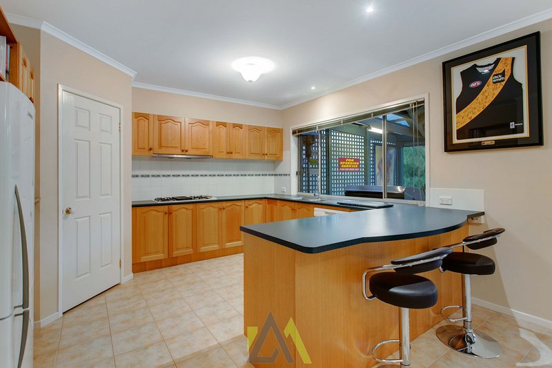 Photo - 5 Hazeldene Place, Langwarrin VIC 3910 - Image 5