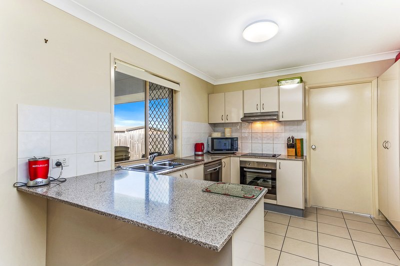 Photo - 5 Hazelnut St , Loganlea QLD 4131 - Image 4