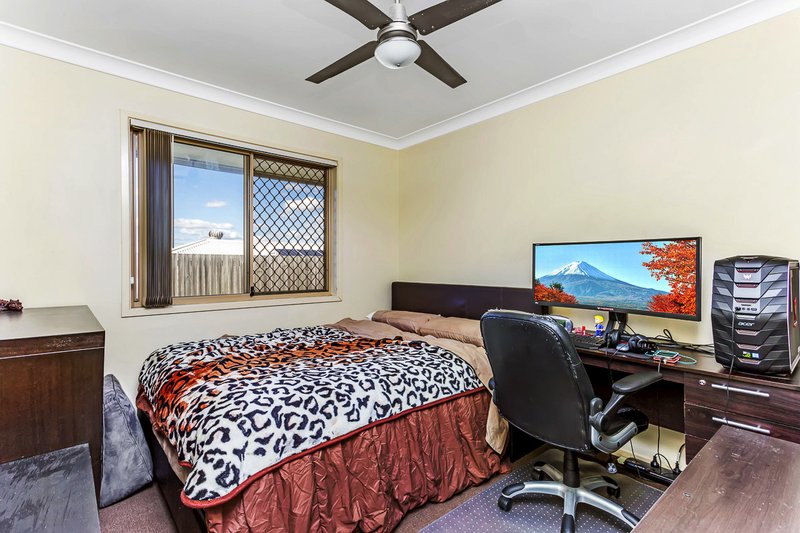 Photo - 5 Hazelnut St , Loganlea QLD 4131 - Image 12