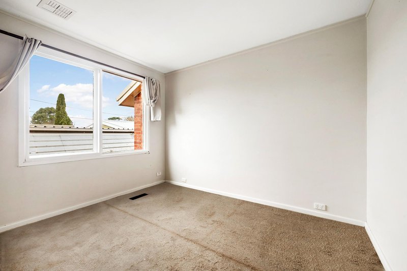 Photo - 5 Heaton Place, Downer ACT 2602 - Image 7